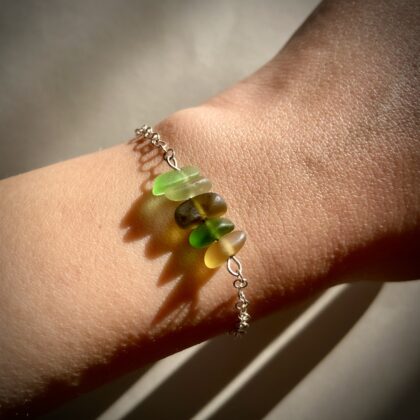 sea glass bracelet in silver handmade in Tunisia green sea glass bracelet on wrist silver chain handmade sea glass bracelet with natural beach glass Tunisia